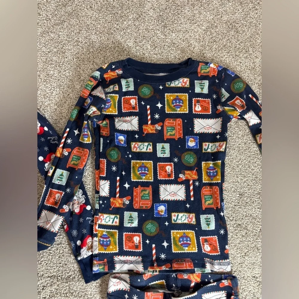 Lot of Old Navy Gender Neutral Unisex Christmas Pajamas 6T/6 holiday Santa